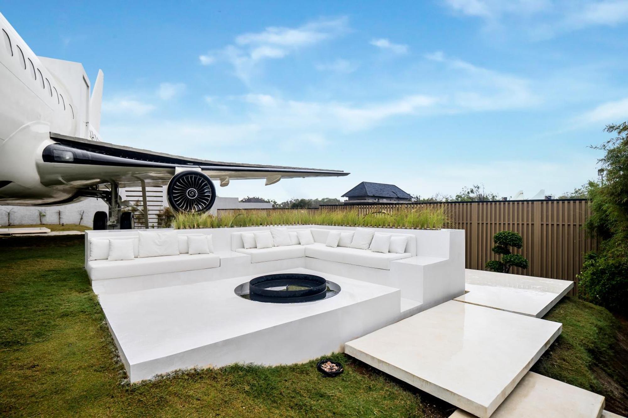 Private Jet Villa Uluwatu Exterior photo