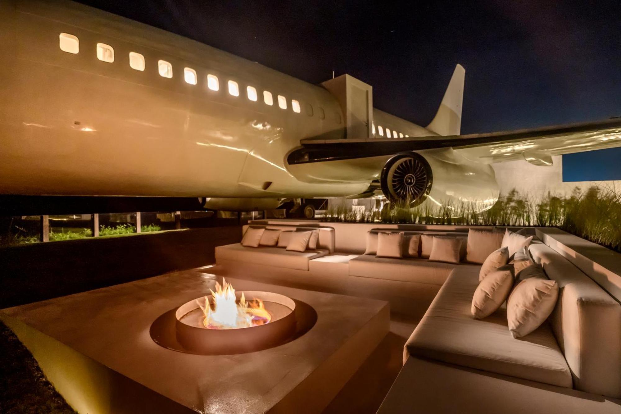 Private Jet Villa Uluwatu Exterior photo